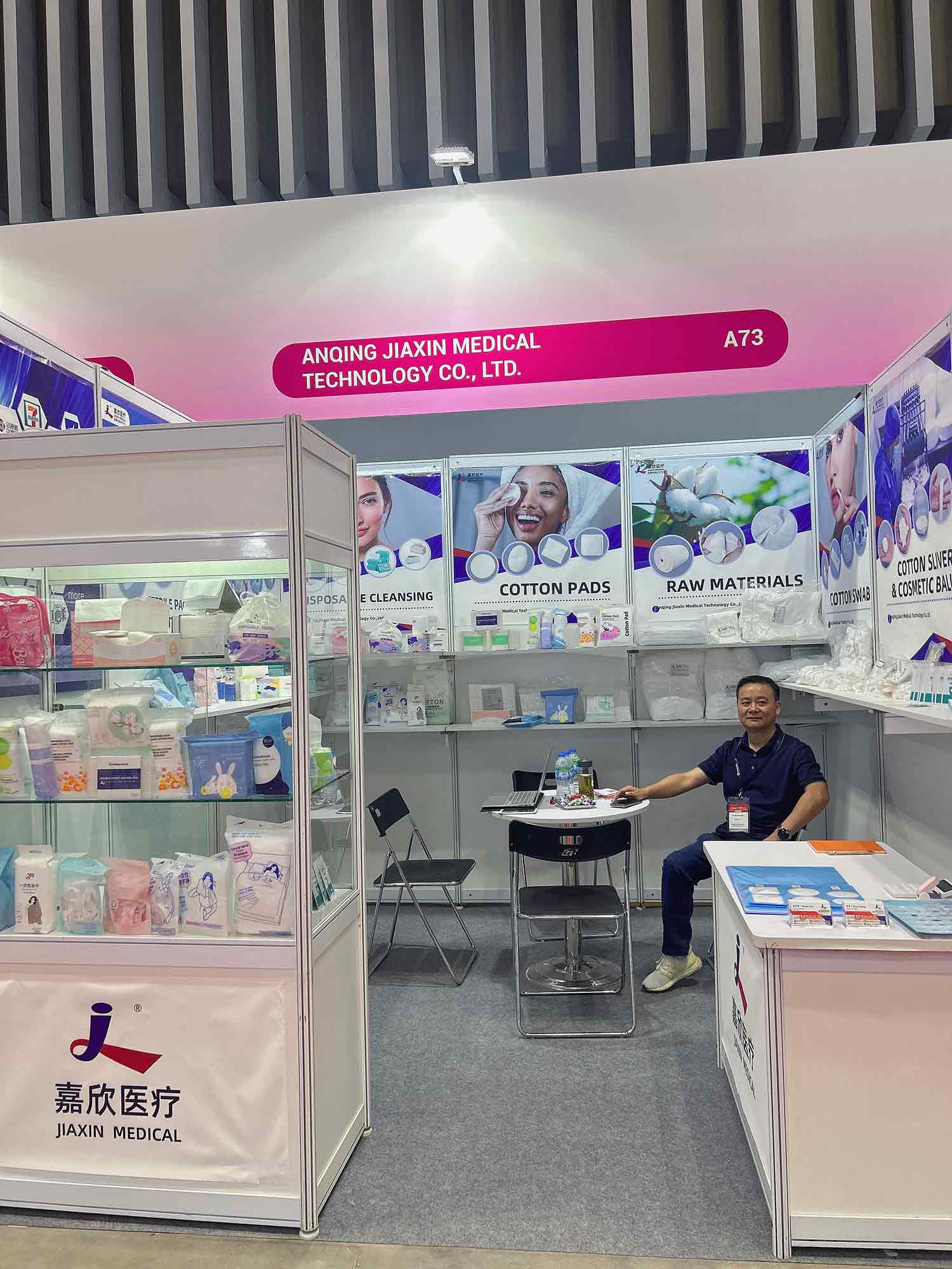 Che ne dici di Jiaxin Medical alla fiera del Vietnam?